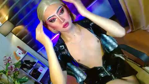 miss yasii online show from February 2026 02:21:02 PM