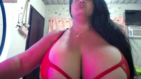 Yasmin online show from March 2025 10:41:01 AM