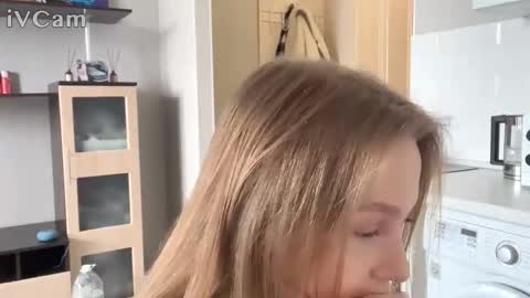 Snapshot of yasminalouf chatting on February 2026 01:10:01 PM yasmina online show from February 2026 01:10:01 PM