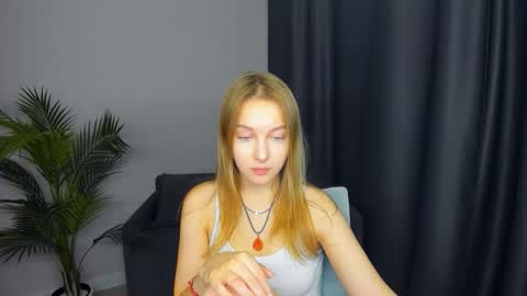 Yasmina online show from November 2025 02:50:02 PM