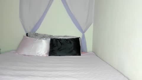 Snapshot of yasminayazzie chatting on November 2025 02:55:02 AM Yasmina online show from November 2025 02:55:02 AM