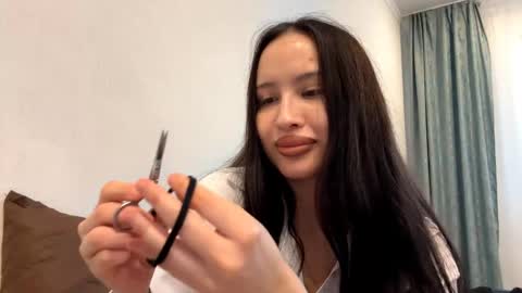 Yasmin online show from May 2026 01:16:01 PM