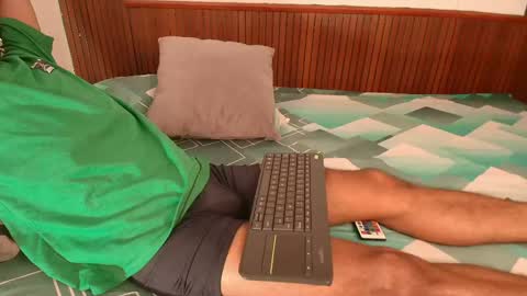 yayi_and_derek online show from June 2026 11:32:01 AM