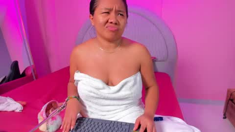 yeika_foxy online show from June 2026 10:53:02 AM