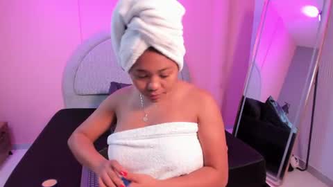 yeika_foxy online show from July 2026 11:05:01 AM