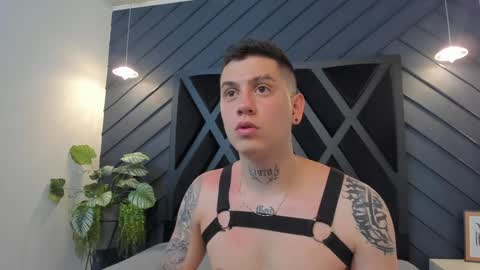 Snapshot of yeiko_romero_ chatting on January 2025 02:10:02 AM YEIKO ROMERO online show from January 2025 02:10:02 AM