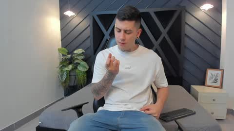 Snapshot of yeiko_romero_ chatting on January 2025 02:56:01 AM YEIKO ROMERO online show from January 2025 02:56:01 AM