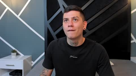 Snapshot of yeiko_romero_ chatting on January 2025 05:23:02 PM YEIKO ROMERO online show from January 2025 05:23:02 PM