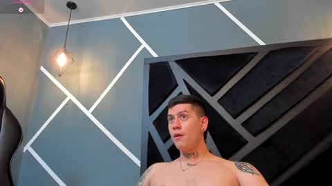 Snapshot of yeiko_romero_ chatting on January 2025 11:27:01 PM YEIKO ROMERO online show from January 2025 11:27:01 PM