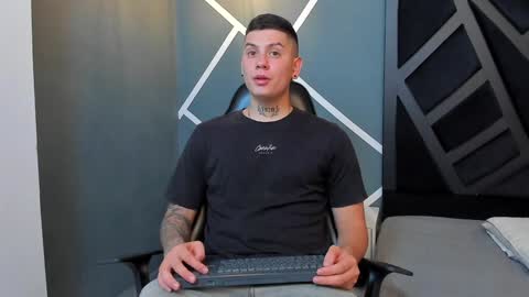 Snapshot of yeiko_romero_ chatting on January 2025 05:55:01 PM YEIKO ROMERO online show from January 2025 05:55:01 PM