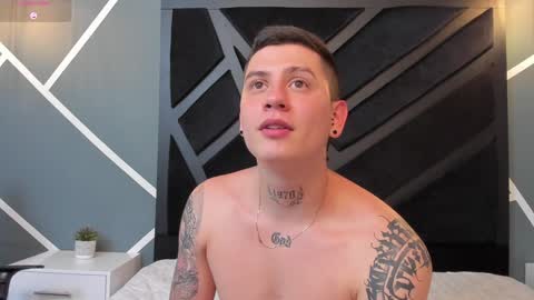 Snapshot of yeiko_romero_ chatting on January 2025 11:43:01 PM YEIKO ROMERO online show from January 2025 11:43:01 PM