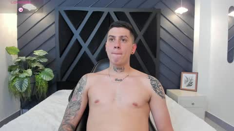 Snapshot of yeiko_romero_ chatting on January 2025 09:22:01 PM YEIKO ROMERO online show from January 2025 09:22:01 PM