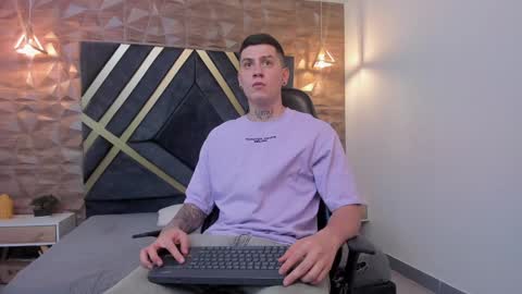 Snapshot of yeiko_romero_ chatting on February 2025 05:14:01 PM YEIKO ROMERO online show from February 2025 05:14:01 PM