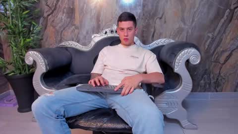 Snapshot of yeiko_romero_ chatting on February 2025 11:48:01 PM YEIKO ROMERO online show from February 2025 11:48:01 PM