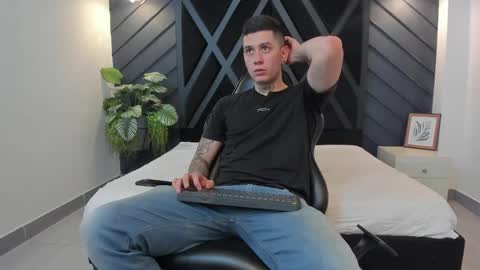 Snapshot of yeiko_romero_ chatting on February 2025 05:26:02 PM YEIKO ROMERO online show from February 2025 05:26:02 PM