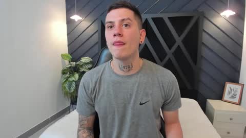 Snapshot of yeiko_romero_ chatting on February 2025 05:22:02 PM YEIKO ROMERO online show from February 2025 05:22:02 PM