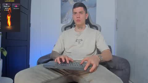 Snapshot of yeiko_romero_ chatting on October 2025 02:25:02 PM YEIKO ROMERO online show from October 2025 02:25:02 PM