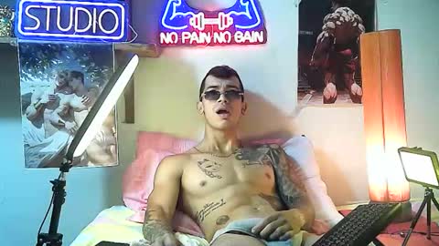 Snapshot of yeisoncastellanos1999 chatting on October 2025 06:25:02 PM yeisoncastellanos1999 online show from October 2025 06:25:02 PM