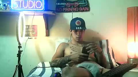 yeisoncastellanos1999 online show from May 2026 06:38:01 PM