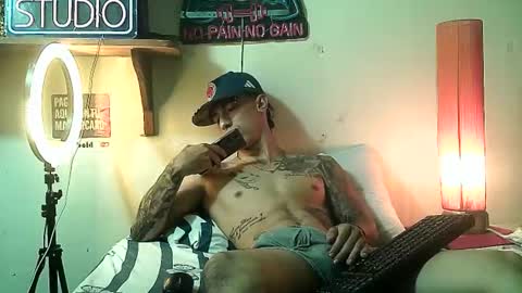 yeisoncastellanos1999 online show from May 2026 06:46:01 PM