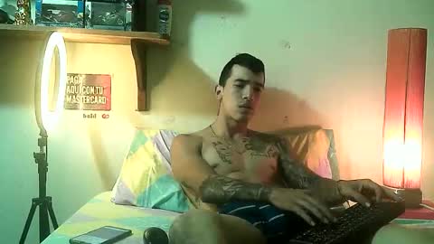 yeisoncastellanos1999 online show from May 2026 12:33:01 PM