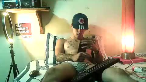 yeisoncastellanos1999 online show from June 2026 04:33:01 PM