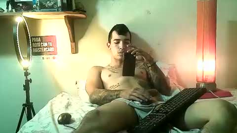 yeisoncastellanos1999 online show from June 2026 05:33:02 PM