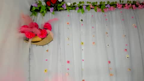 YELINA online show from November 2025 12:32:01 AM