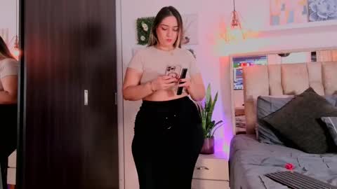Snapshot of yellow_lily chatting on April 2026 03:39:01 PM yellow_lily online show from April 2026 03:39:01 PM