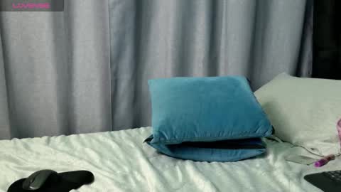 Snapshot of yenn_claros chatting on October 2025 08:25:01 PM Yenni online show from October 2025 08:25:01 PM