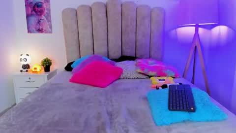 yensy_hott online show from July 2026 07:08:02 PM