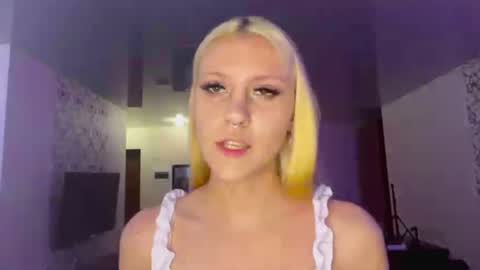 Snapshot of yenwalman chatting on July 2026 04:38:02 PM Lana online show from July 2026 04:38:02 PM