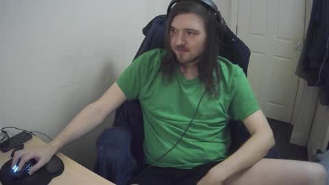 Snapshot of yeovil_alex chatting on December 2024 01:10:01 AM Alex online show from December 2024 01:10:01 AM