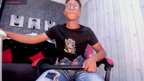 M O R E N O online show from October 2025 10:31:01 PM