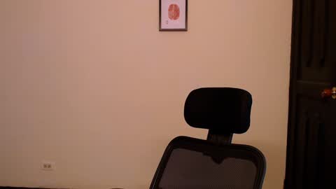 Snapshot of yerfon_s1 chatting on December 2024 08:32:02 PM Yeff ind. model online show from December 2024 08:32:02 PM