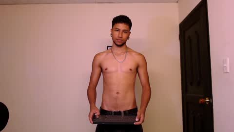 Snapshot of yerfon_s1 chatting on December 2024 10:46:02 PM Yeff ind. model online show from December 2024 10:46:02 PM