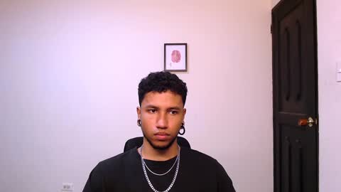 Snapshot of yerfon_s1 chatting on December 2024 10:47:02 PM Yeff ind. model online show from December 2024 10:47:02 PM