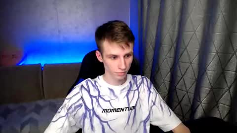 Snapshot of yes_cute_boy_ chatting on March 2025 09:15:02 PM Eden online show from March 2025 09:15:02 PM