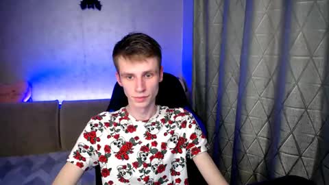 Snapshot of yes_cute_boy_ chatting on March 2025 03:56:01 PM Eden online show from March 2025 03:56:01 PM