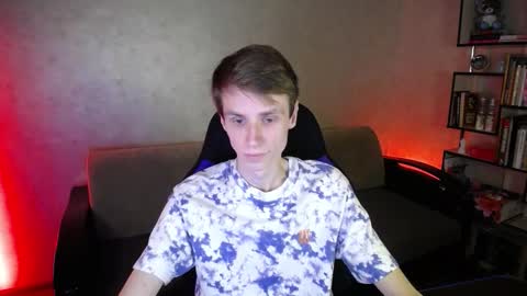 Snapshot of yes_cute_boy_ chatting on October 2025 06:14:02 PM Eden online show from October 2025 06:14:02 PM