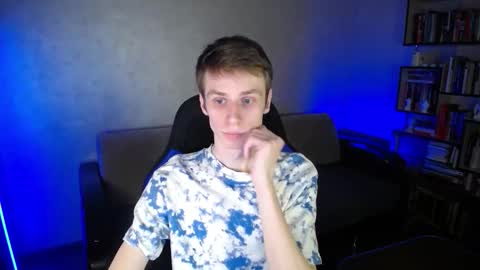 Snapshot of yes_cute_boy_ chatting on February 2026 02:10:01 PM Eden online show from February 2026 02:10:01 PM