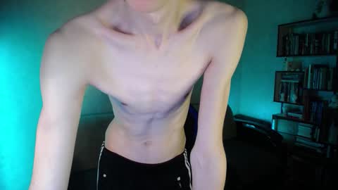 Snapshot of yes_cute_boy_ chatting on February 2026 07:43:01 PM Eden online show from February 2026 07:43:01 PM