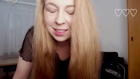 Snapshot of yes_itstrue chatting on November 2025 06:19:02 PM Sasha online show from November 2025 06:19:02 PM