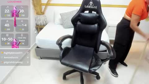 Snapshot of yesenia25_ chatting on January 2025 01:18:02 AM yesenia online show from January 2025 01:18:02 AM