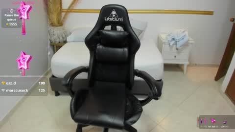 Snapshot of yesenia25_ chatting on January 2025 12:57:02 AM yesenia online show from January 2025 12:57:02 AM