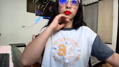 Snapshot of yesie_hot2 chatting on June 2026 01:59:02 AM yesie_hot2 online show from June 2026 01:59:02 AM