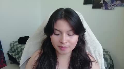 Snapshot of yessica_gomez01 chatting on February 2026 09:41:01 PM yessica_gomez01 online show from February 2026 09:41:01 PM