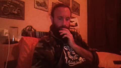 yeti_92 online show from December 2025 05:52:01 PM