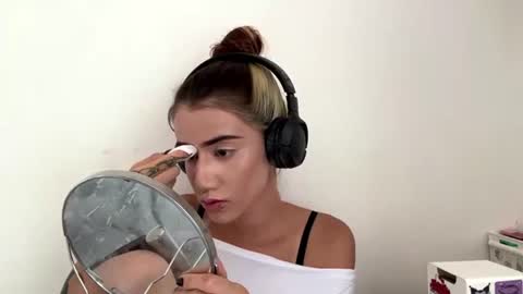 Julia 3 online show from July 2026 01:59:01 PM
