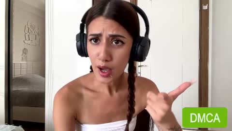 Julia 3 online show from July 2026 12:36:02 PM